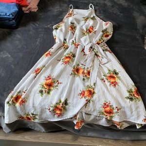 Stunning sundress- cinched waist with belt